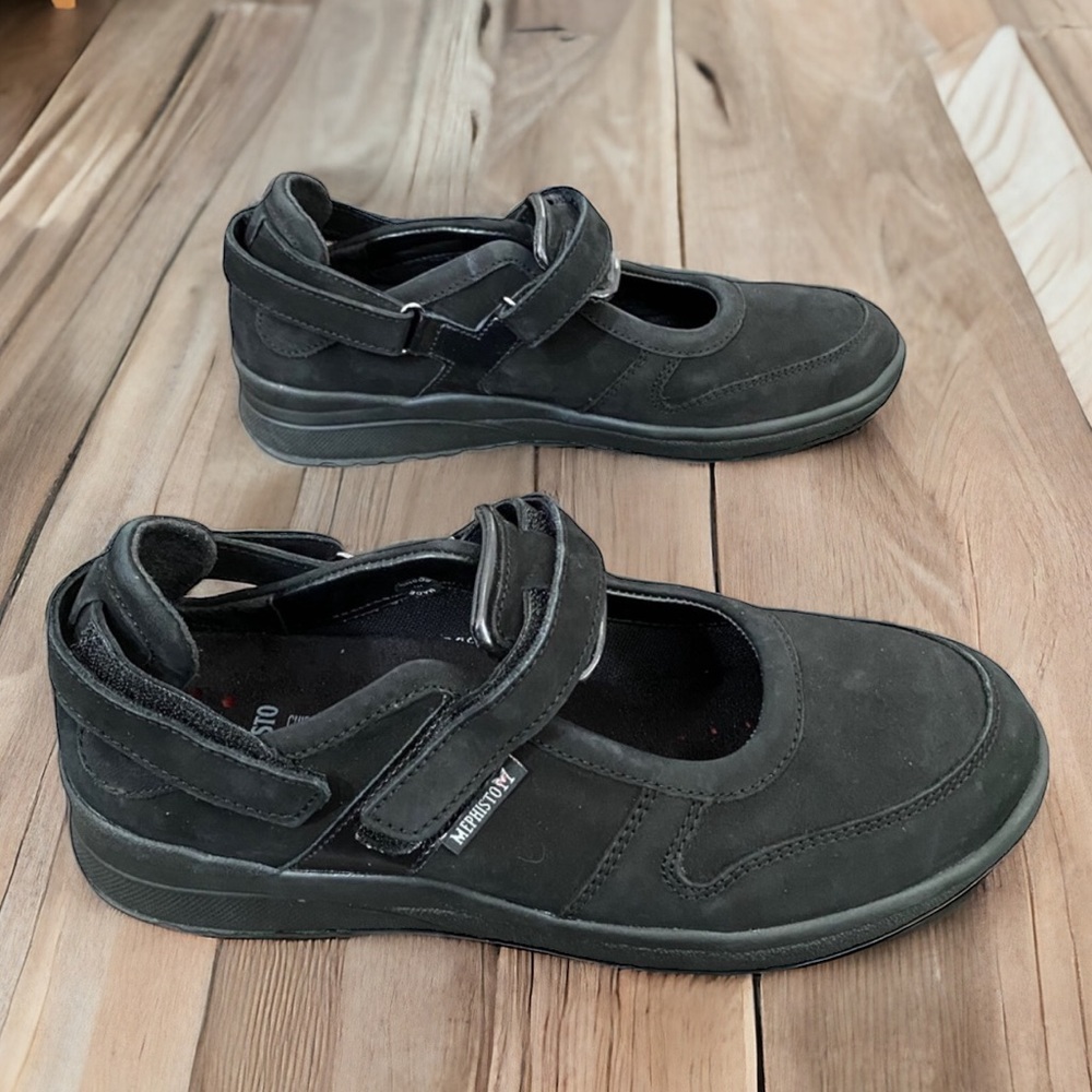 Mephisto Women's Mary Jane Leather Upper Adjustable Strap Black Loafer Size 7